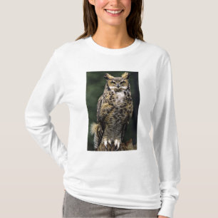 Great Horned Owl (Bubo virginianus), full body T-Shirt