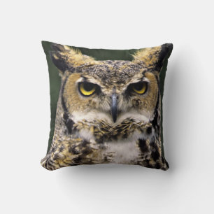 Great Horned Owl (Bubo virginianus), full body Throw Pillow