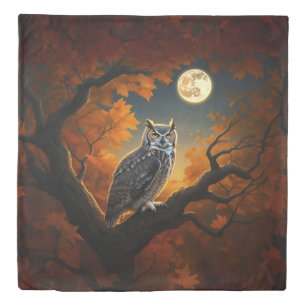 Great Horned Owl in Autumn Duvet Cover