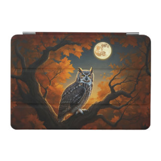 Great Horned Owl in Autumn iPad Mini Cover