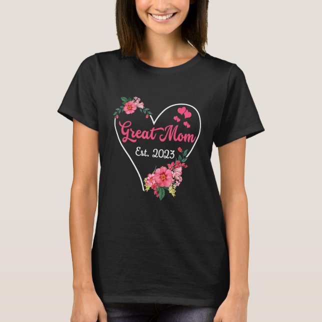 Great Mom To Grandma 2023 Pregnancy Announcement T-Shirt (Front)