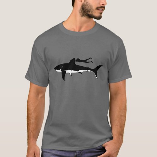 Great white shark swimming _ on dark background T_Shirt