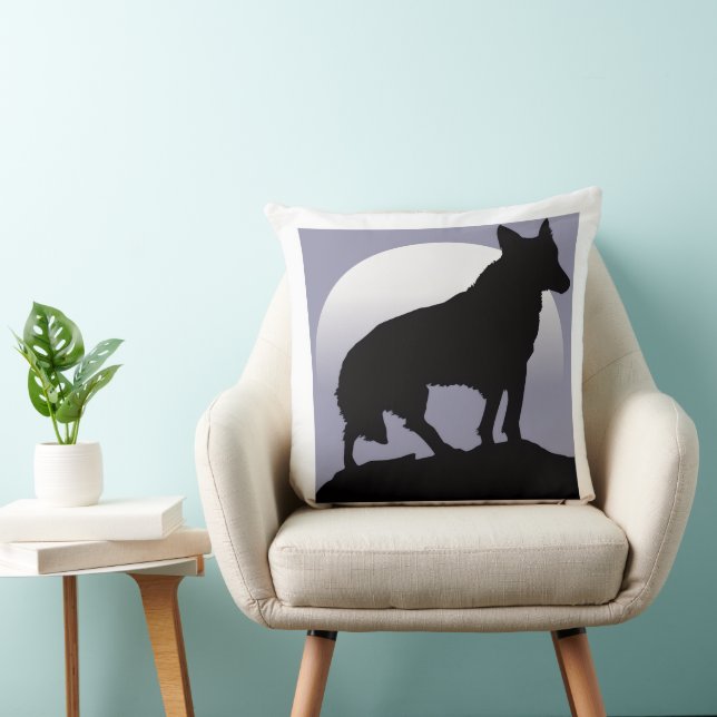 great wolf  throw pillow (Chair)