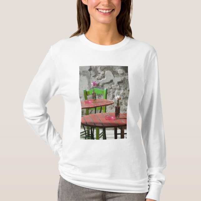 GREECE, CRETE, Hania Province, Hania: Colorful 2 T-Shirt (Front)