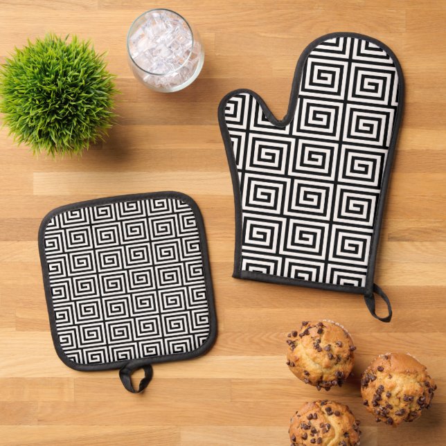 Greek Key Pattern Oven Mitt & Pot Holder Set (Top Down)
