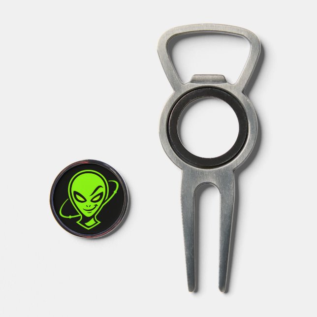 Green Alien Good Luck Divot Tool (Front (Open))