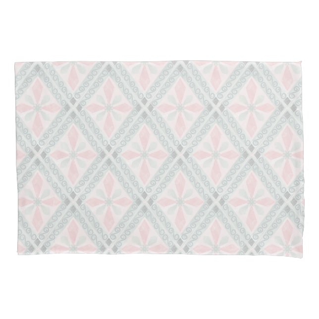 Green and pink pastel diamond pattern pillow case (Front)