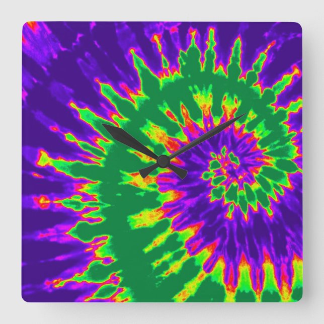 Green and Purple Spiral Tie Dye Clock (Front)