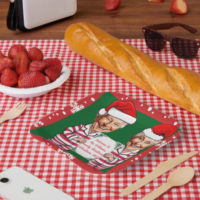 Green and red Grandma and Grandpa Xmas Paper Plates (Picnic)