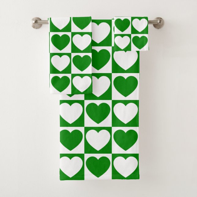 Green and White Checkered Pattern With Hearts Bath Towel Set (Insitu)