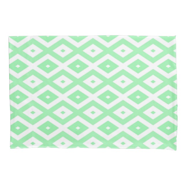 Green and white diamond pattern pillow case (Front)