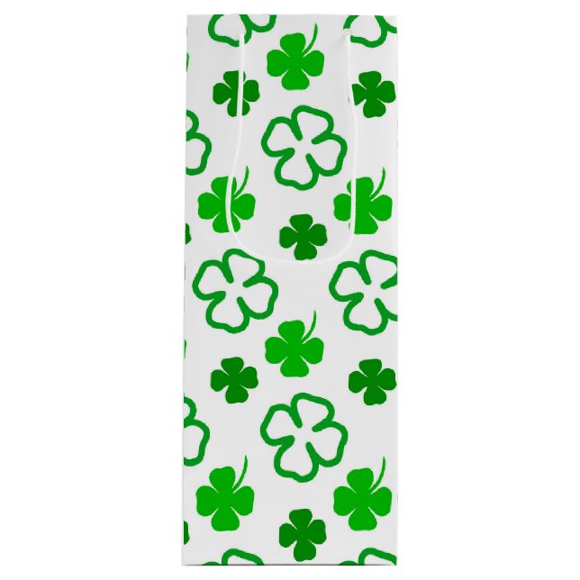 Green and White Shamrock St Patrick’s Day Gift Bag (Front)