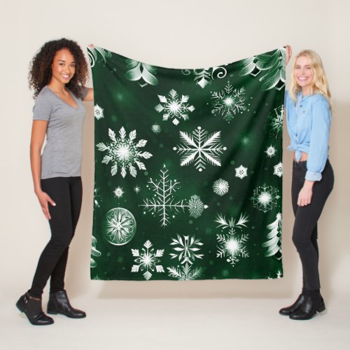 Green And White Snowflake Pattern Fleece Blanket