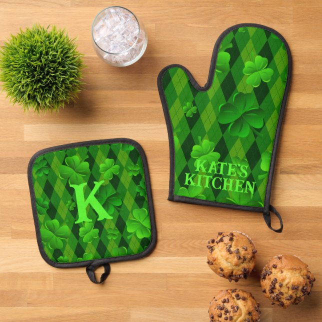 Green Argyle Clover Irish Personalized Oven Mitt & Pot Holder Set (Top Down)
