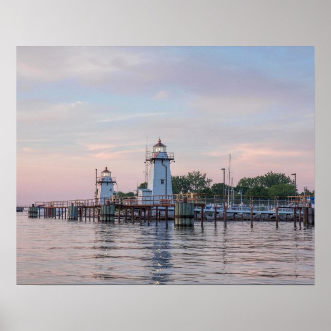 Green Bay Harbor Entrance Lighthouse Poster (Front)