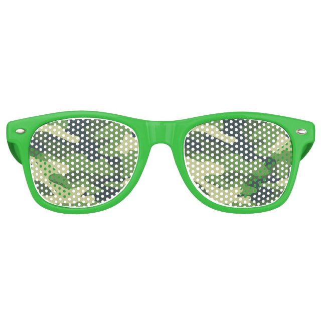 Green Camouflage Masculine Hunter Camo Pattern Retro Sunglasses (Front)