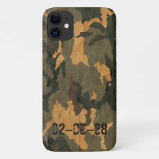 Green camouflage pattern vintage 2020 iPhone 11 case