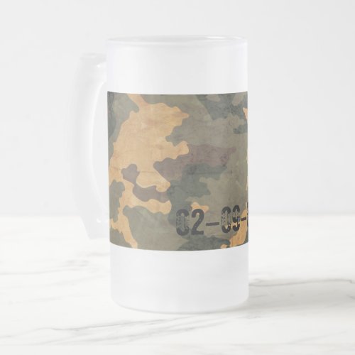 Green camouflage pattern vintage 2020 frosted glass beer mug