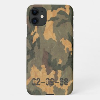 Green camouflage pattern vintage 2020 iPhone 11 case