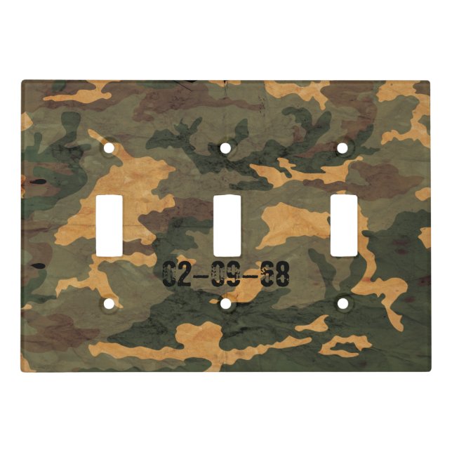 Green camouflage pattern vintage 2020 light switch cover (Front)