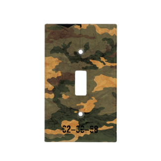 Green camouflage pattern vintage 2020 light switch cover