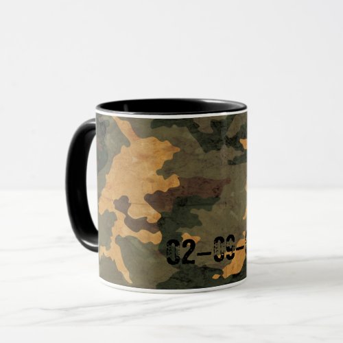 Green camouflage pattern vintage 2020 mug