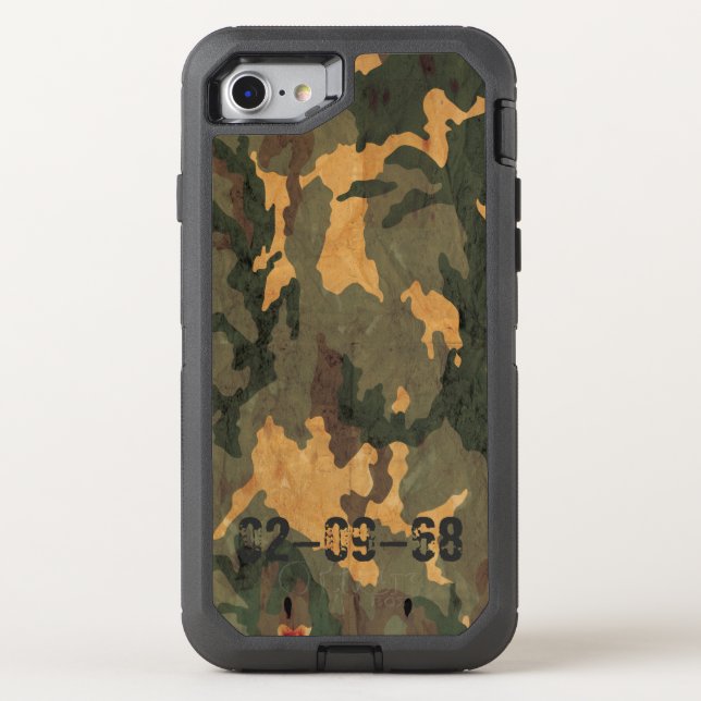Green camouflage pattern vintage 2020 otterbox iPhone case (Back)