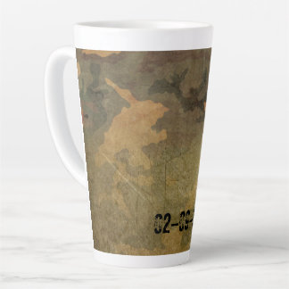 Green camouflage pattern vintage V2.0 Latte Mug