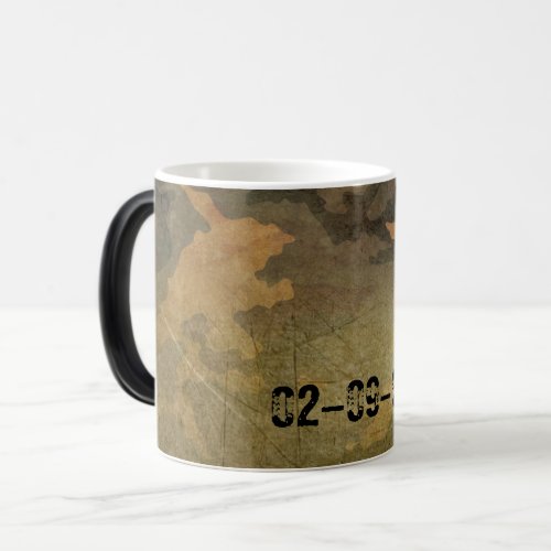 Green camouflage pattern vintage V20 Magic Mug
