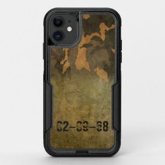 Green camouflage pattern vintage V2.0 OtterBox Commuter iPhone 11 Case