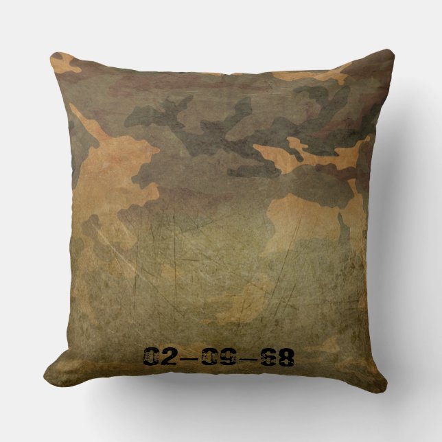 Green camouflage pattern vintage V2.0 Throw Pillow (Front)