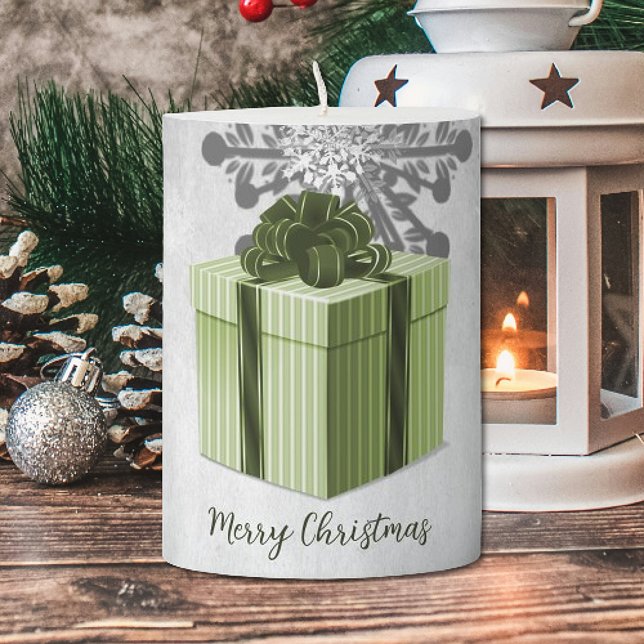 Green Christmas Gift Holiday Pillar Candle (Green Christmas Gift Holiday Pillar Candle)