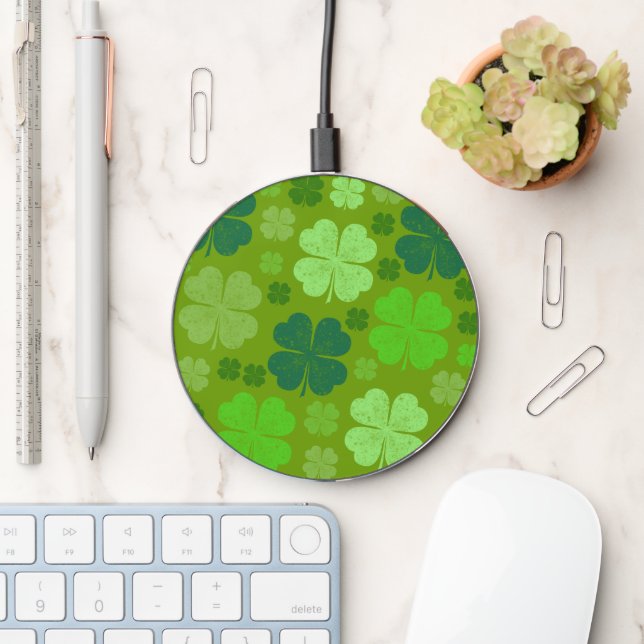 Green Clovers, Lucky Clovers, Saint Patrick's Day Wireless Charger (Desk)