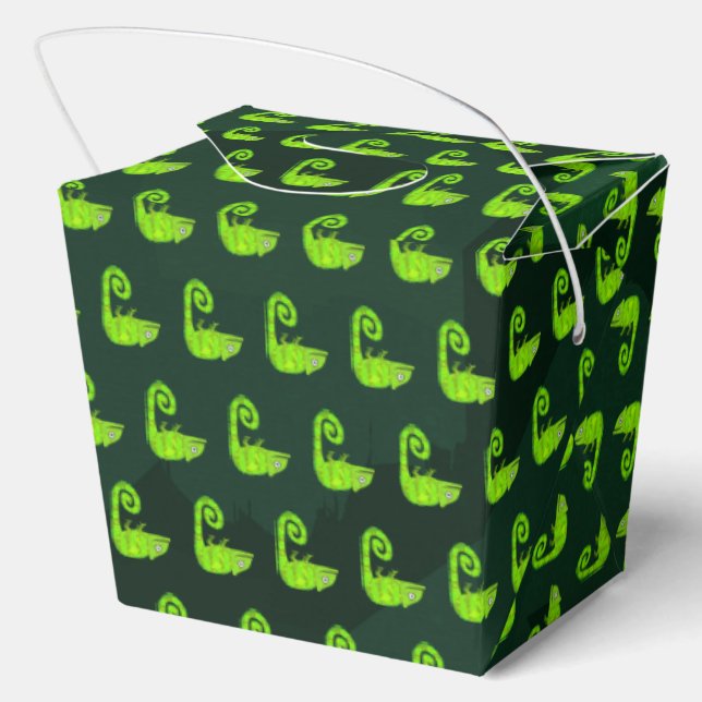 Green cute chameleon favor boxes (Back)