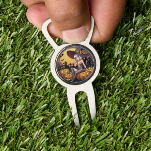 Green Eye Halloween Witch on Jack-O-Lantern's Divot Tool