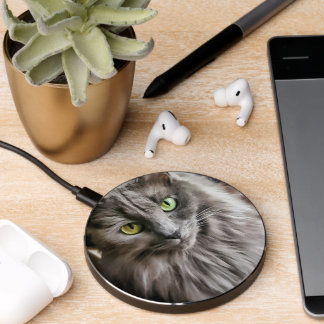 Green Eyes Grey Fur Wireless Charger