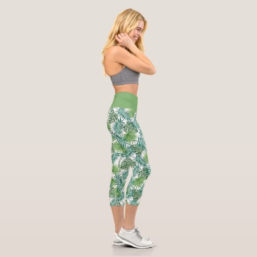 Green Ferns Against White Background   Capri Leggings