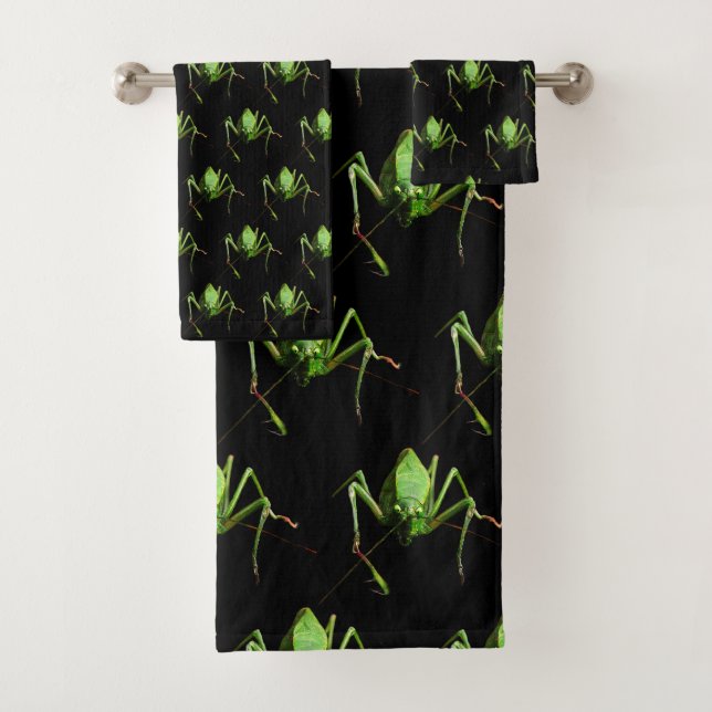 Green Katydid Pattern Bath Towel Set (Insitu)