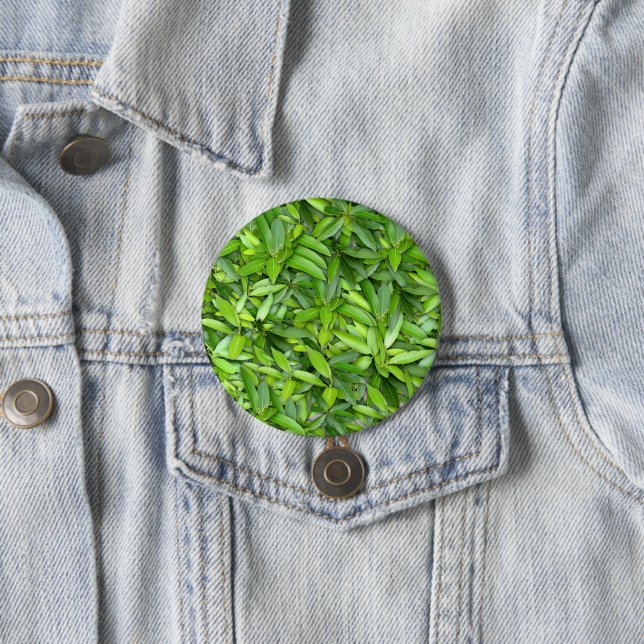 Green Leaf Pattern – Botanical Nature Art Button (In Situ)