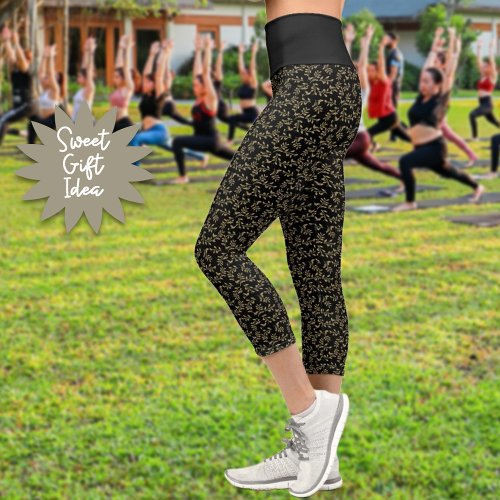 Green Leaf Pattern On Black Background Workout Capri Leggings