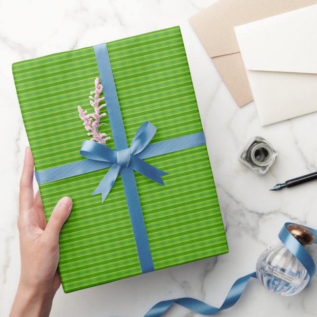 Green leaf pattern wrapping paper (Gifting)