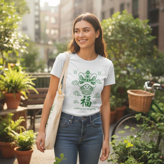 Green Lucky Cat St. Patrick’s Day Art T-Shirt (Creator Uploaded)