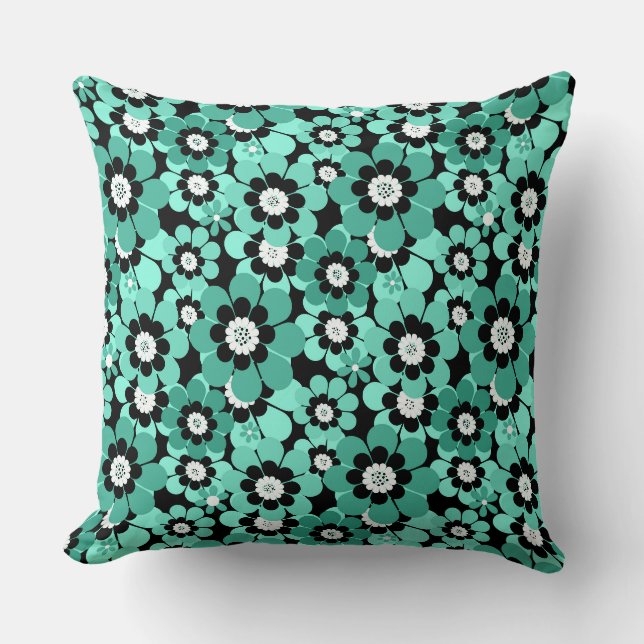 Green pattern of retro daisies is plain throw pillow (Front)