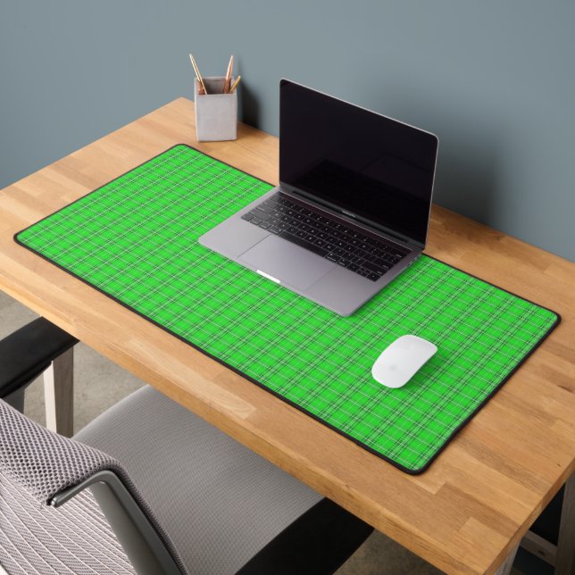 Green plaid stripes pattern desk mat (Office 2)