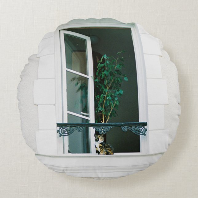 GREEN PLANT ON WHITE WINDOW ROUND PILLOW (Front)