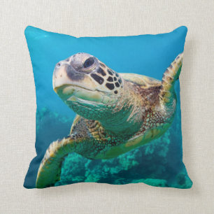 Green Sea Turtle Swimming Over Coral Reef Hawaii Throw Pillow