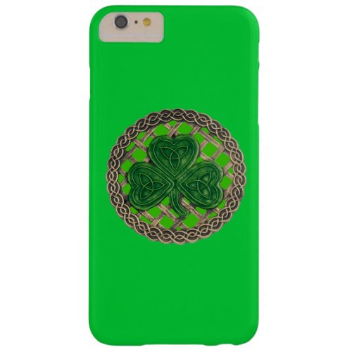 Green Shamrock On Celtic Knots iPhone 6 Case