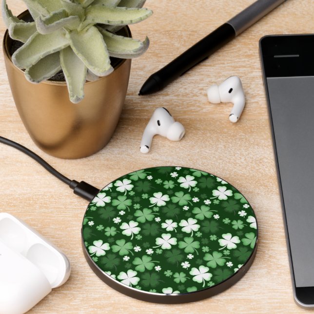 Green Shamrock, St. Patrick's Day Wireless Charger (Desk 2)