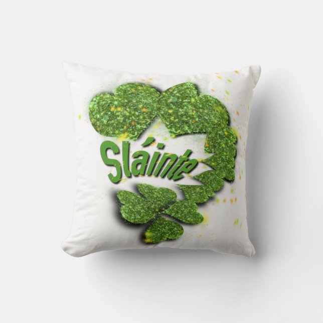 Green Shamrocks | sparkling hearts Shainte Throw P Throw Pillow (Front)