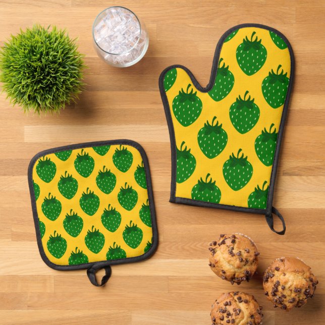 Green Summer Strawberries on Yellow Oven Mitt & Pot Holder Set (Top Down)